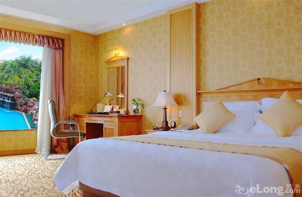 Crown Prince Hotel Дунгуань Екстер'єр фото